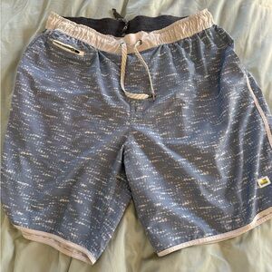 Men’s Vuori workout shorts XXL